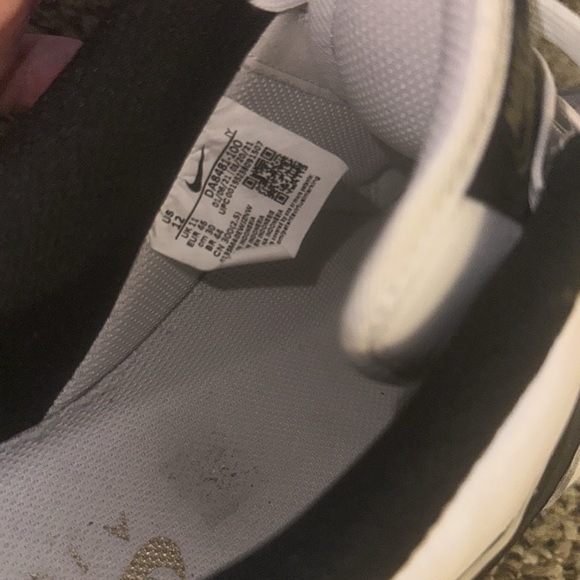 Shoes - Picture 4 of 4